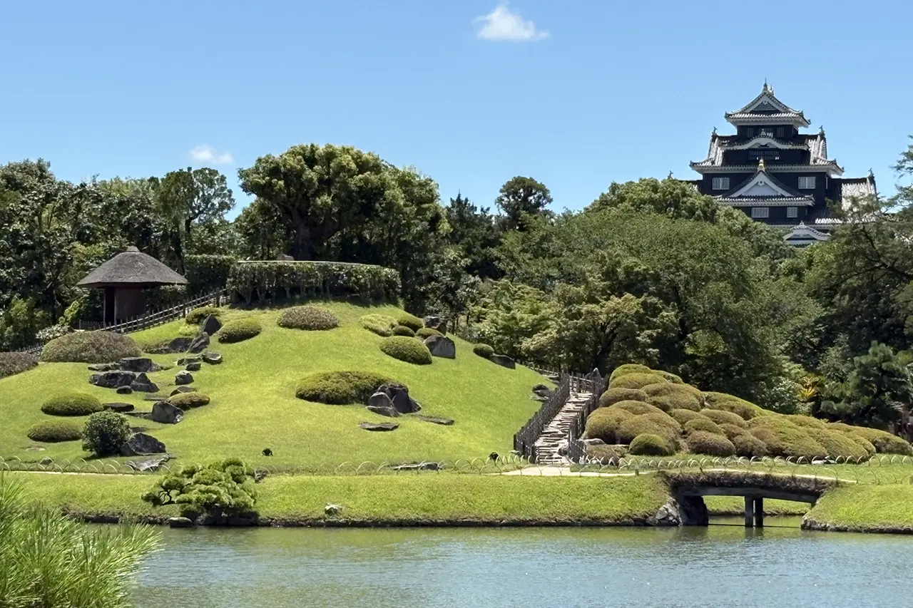 岡山県の金融車買取サービス 1 岡山の岡山城と後楽園